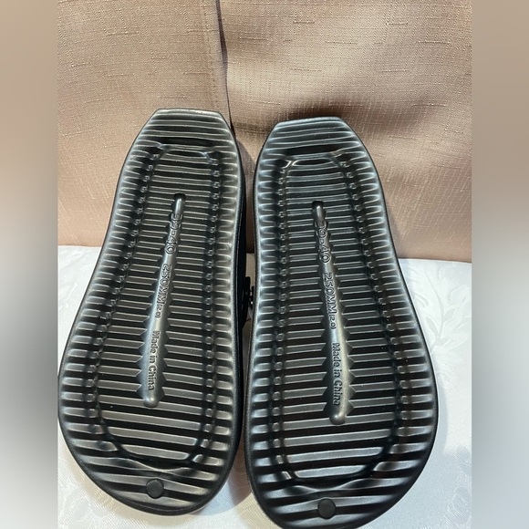 NIB Women's 8 Summer Outdoor Thi Bot Slip-On Birkensle Sandals Black - Picture 2 of 5